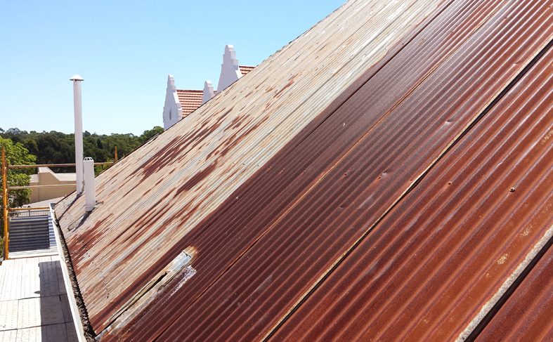 Rusty old roof on school in Lesmurdie