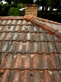dirty roof tiles need cleaning